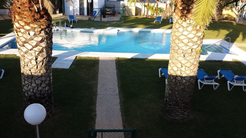 Hostal Las Parcelas Конил-де-ла-Фронтера Екстериор снимка